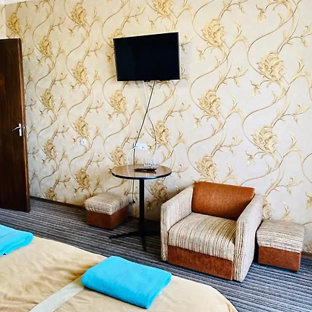 酒店 Intourist-zakarpattia 3*