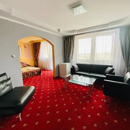 Intourist-zakarpattia 3* أوزهورود